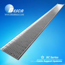 Fabrico de bandeja de cabo perfurada GI 100x15 mm na China